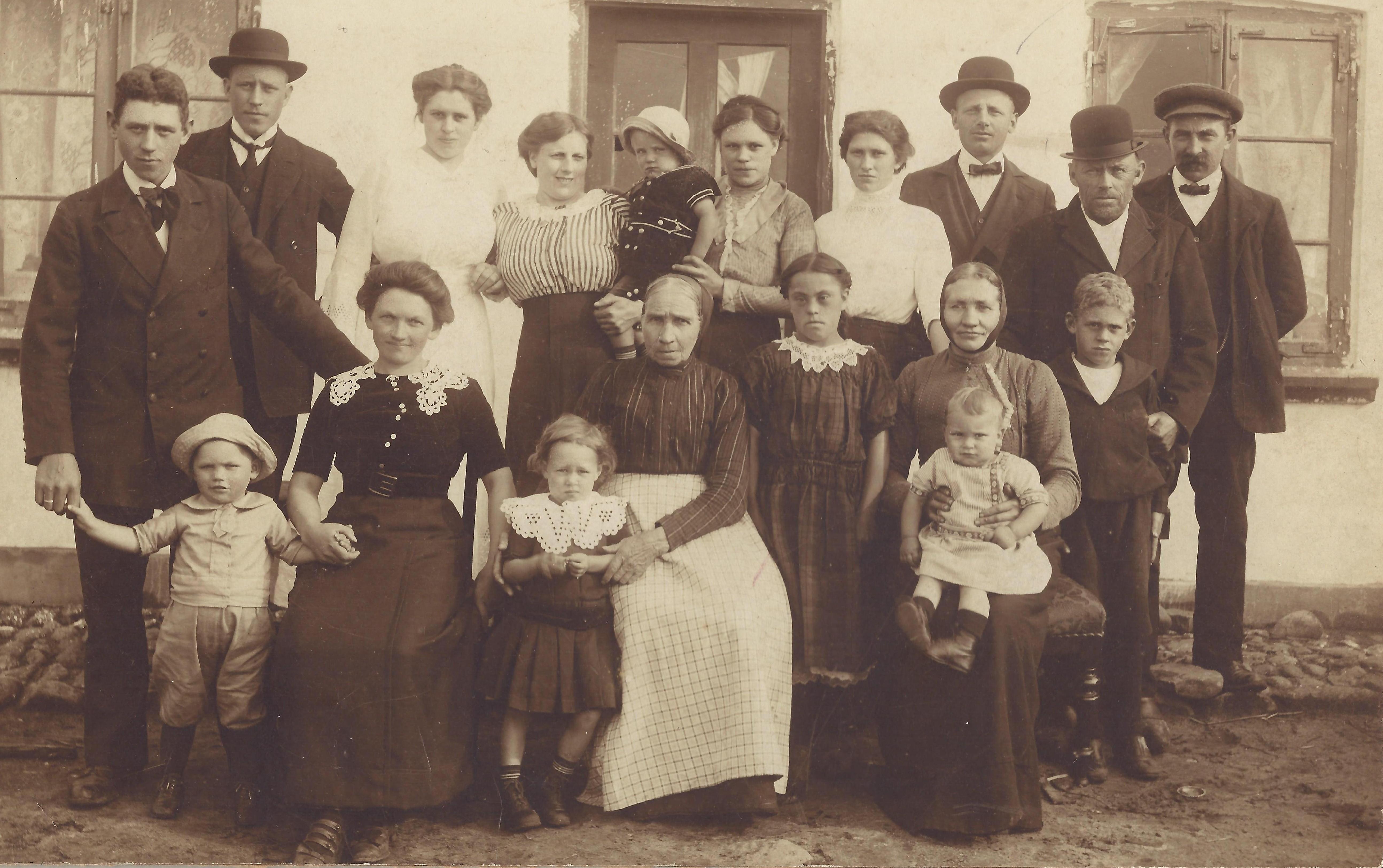 1915 Familiebillede fra Tilvildeleje